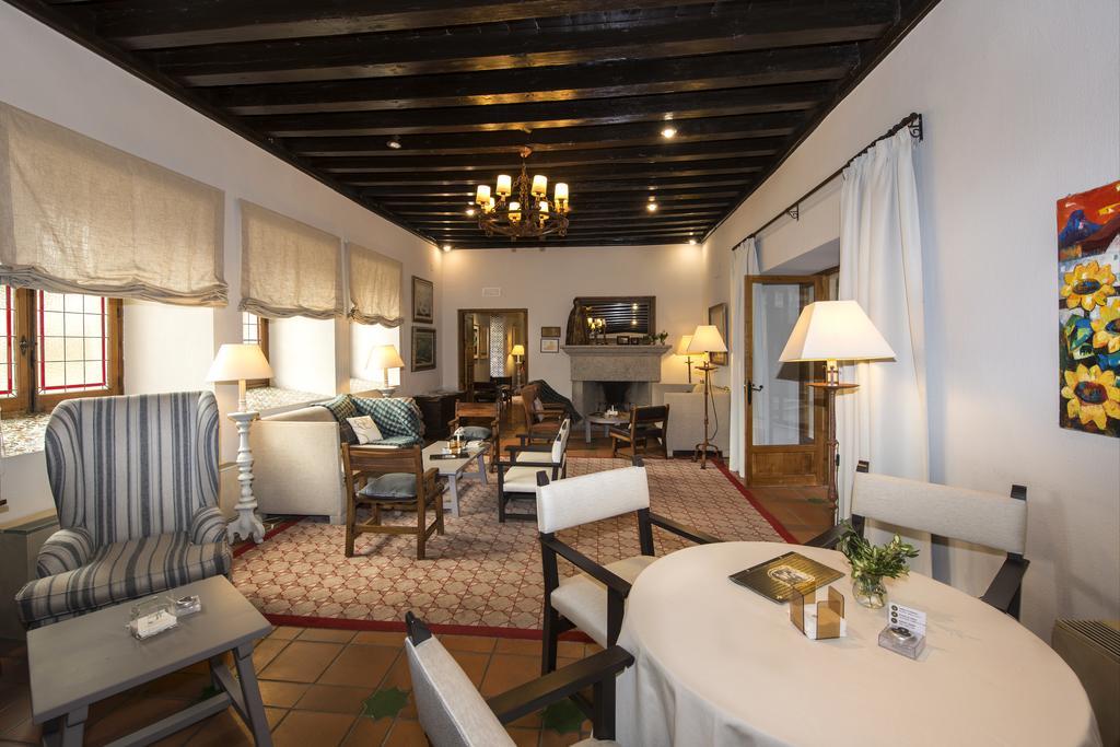 Parador De Ávila Exterior foto